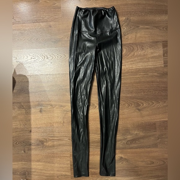 Wilfred Free Vegan Leather Daria Pant/Leggings - Picture 4 of 7
